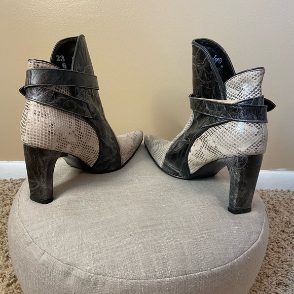 ❤️ Dos de Oro Boots - Picture 15 of 16